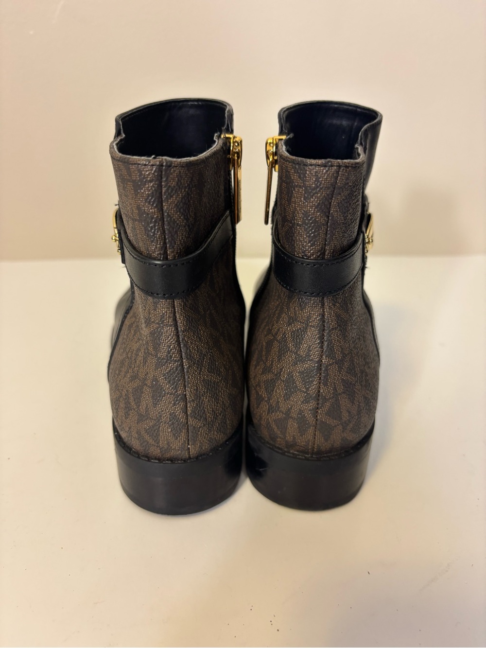 Michael Kors Black Leather & Brown Logo Booties Women’s 7 - Picture 5 of 7